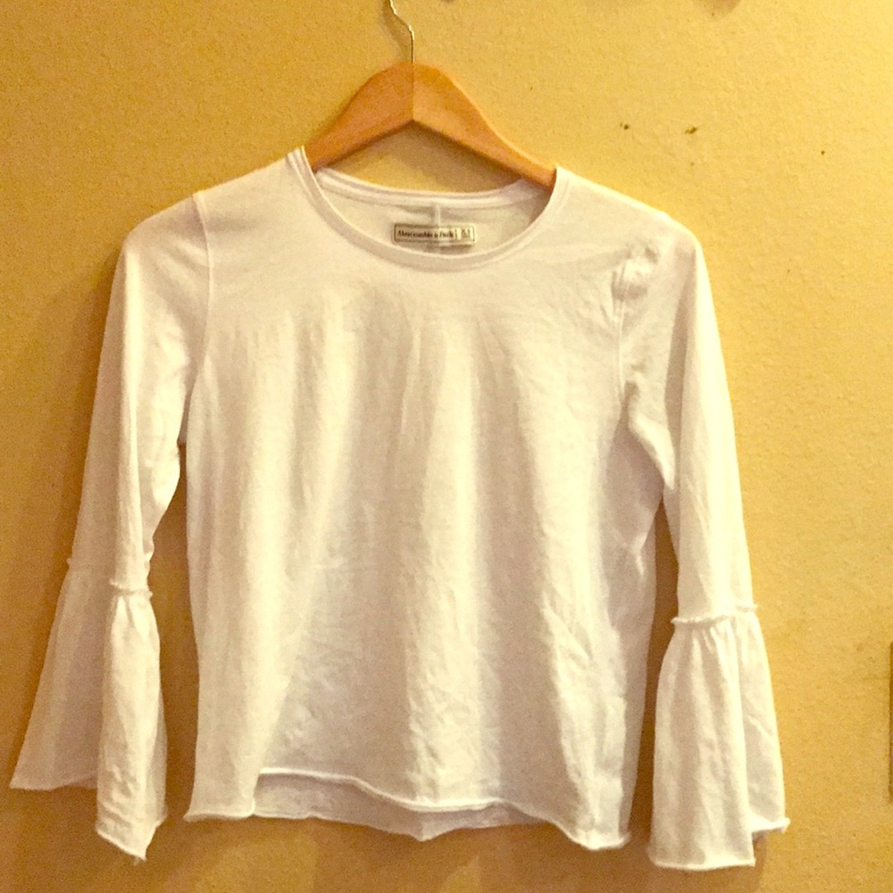 Bell sleeve shirt